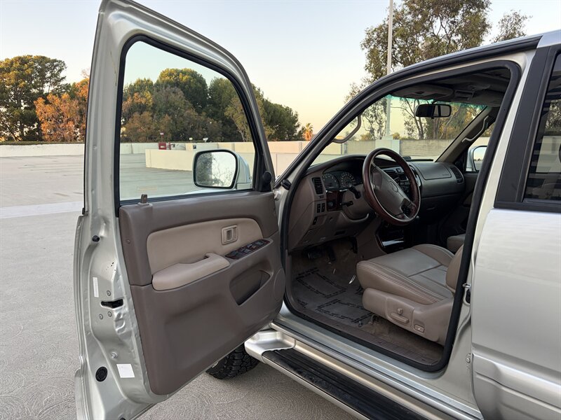 Used 2001 Toyota 4Runner Limited RWD image 11