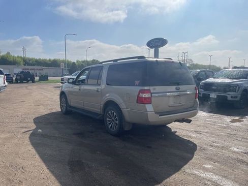 Used 2017 Ford Expedition EL XLT w/ Equipment Group 202A AWD/4WD image 4