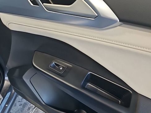 New 2026 Volkswagen Taos SE AWD/4WD image 11