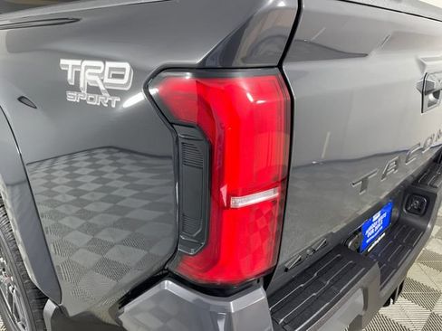 Used 2025 Toyota Tacoma TRD Sport AWD/4WD image 20