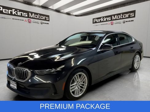 Used 2024 BMW 530i xDrive AWD/4WD image 1
