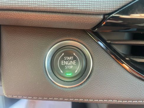 Used 2026 Buick Enclave Preferred AWD/4WD image 21