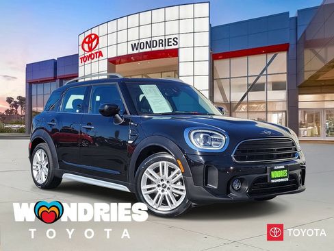 Used 2022 MINI Cooper Countryman image 1