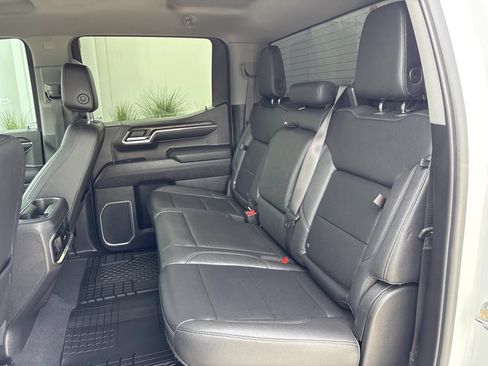 Used 2023 GMC Sierra 1500 SLT w/ SLT Premium Package AWD/4WD image 12