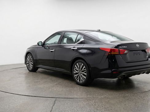 Used 2025 Nissan Altima 2.5 SV FWD image 6
