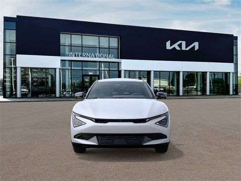 New 2025 Kia EV6 Wind image 2