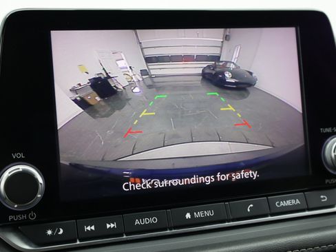 Used 2021 Nissan Rogue S FWD image 23