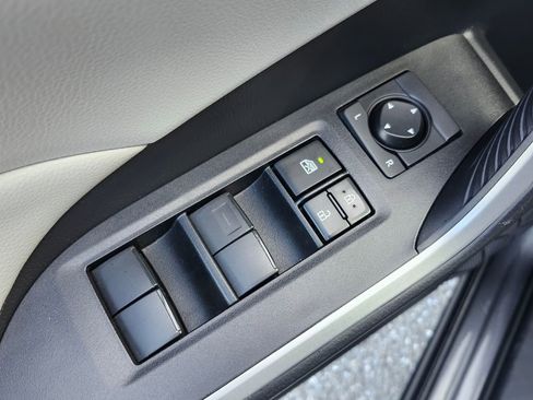 Used 2021 Toyota RAV4 XLE image 30