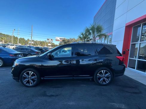 Used 2019 Nissan Pathfinder Platinum image 7