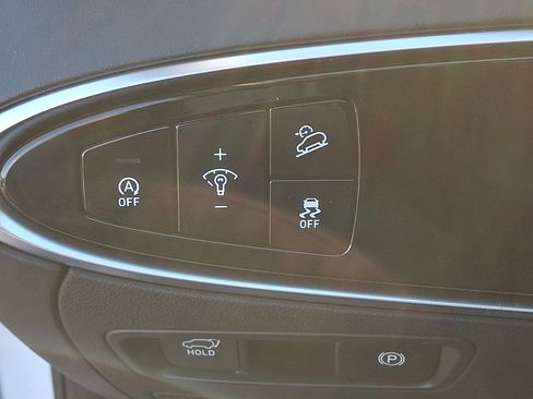 Certified 2023 Genesis GV70 2.5T w/ Select Package image 25