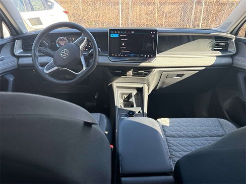 Used 2025 Volkswagen Tiguan S image 14