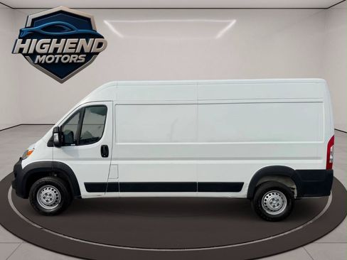Used 2025 RAM ProMaster 2500 w/ Convenience Group FWD image 3