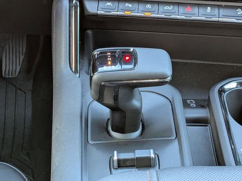 Used 2023 GMC Sierra 1500 AT4 w/ Technology Package image 18