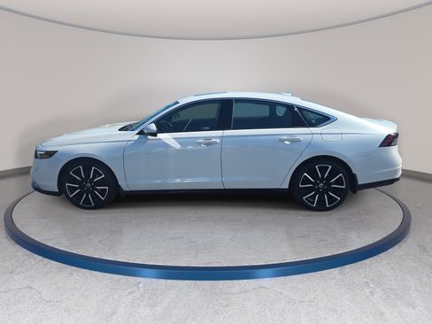 Used 2023 Honda Accord Touring image 8