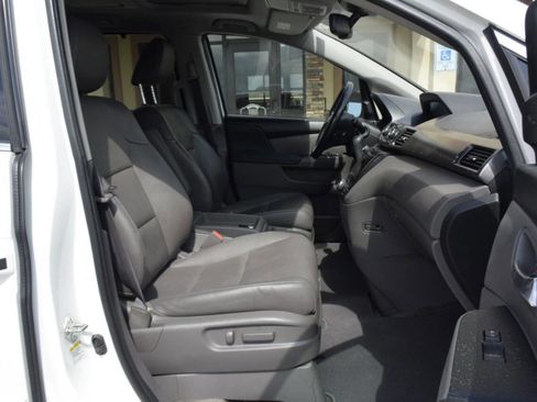 Used 2015 Honda Odyssey Touring Elite image 44