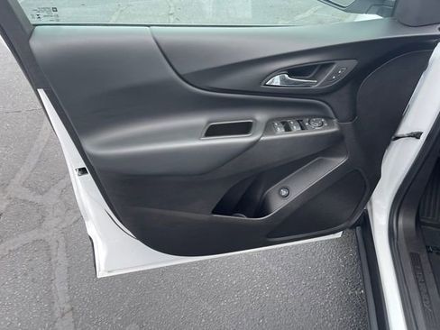 Used 2024 Chevrolet Equinox LT image 11