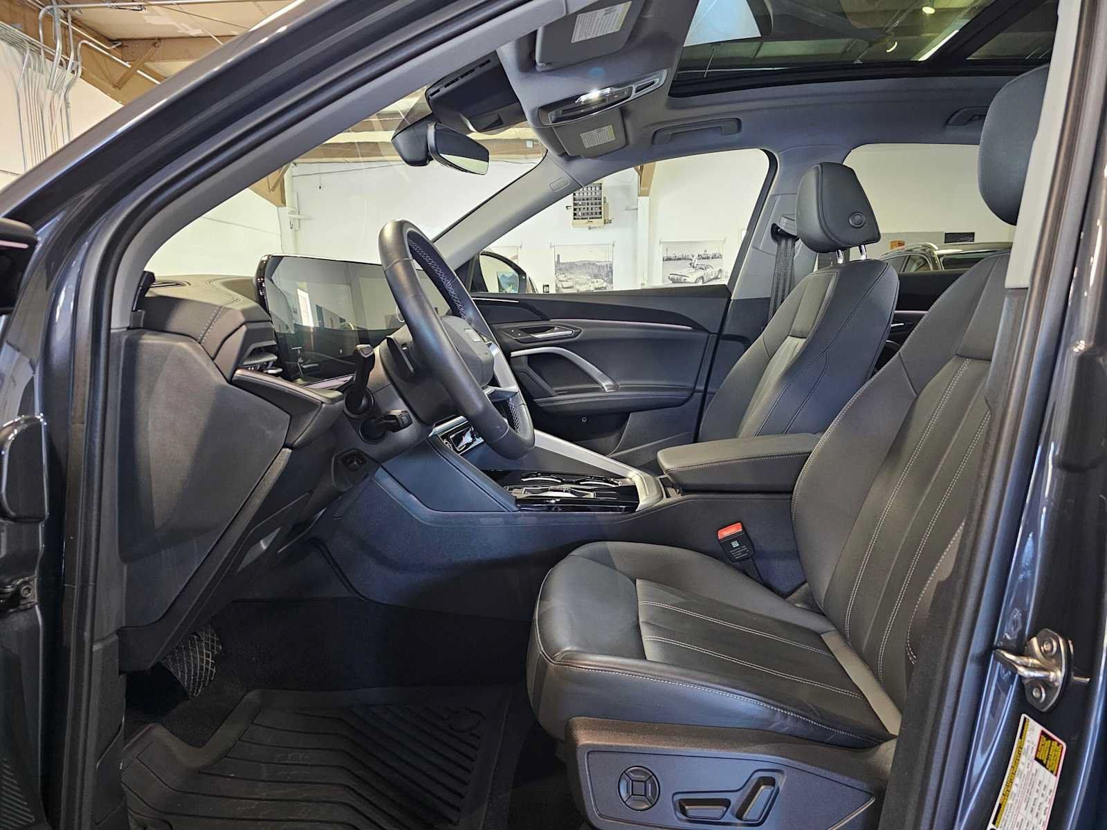 Used 2025 Audi Q5 Premium w/ Convenience Package AWD/4WD image 23
