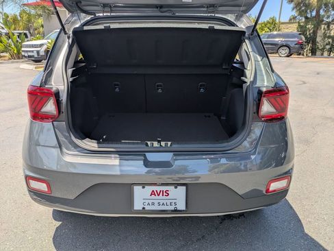 Used 2025 Hyundai Venue SEL FWD image 30