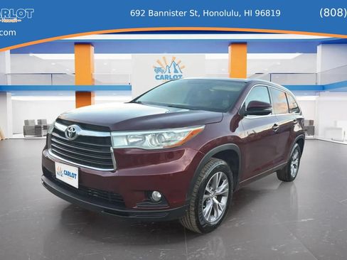 Used 2015 Toyota Highlander XLE FWD image 1
