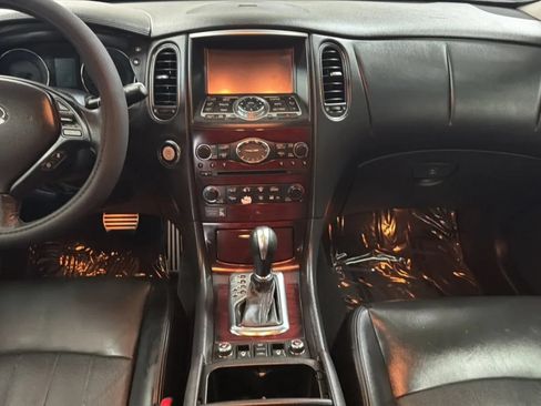 Used 2017 INFINITI QX50 2WD w/ Technology Package image 16