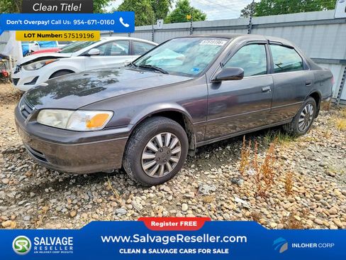 Used 2000 Toyota Camry FWD image 1