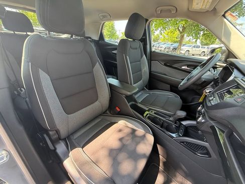 Used 2023 Chevrolet TrailBlazer LS FWD image 24