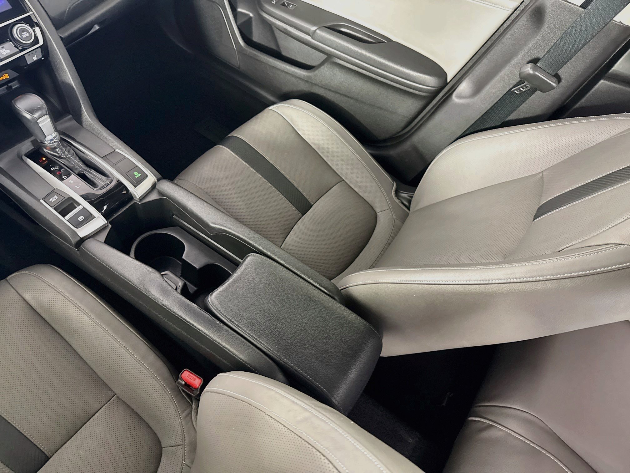 Used 2018 Honda Civic Touring image 29
