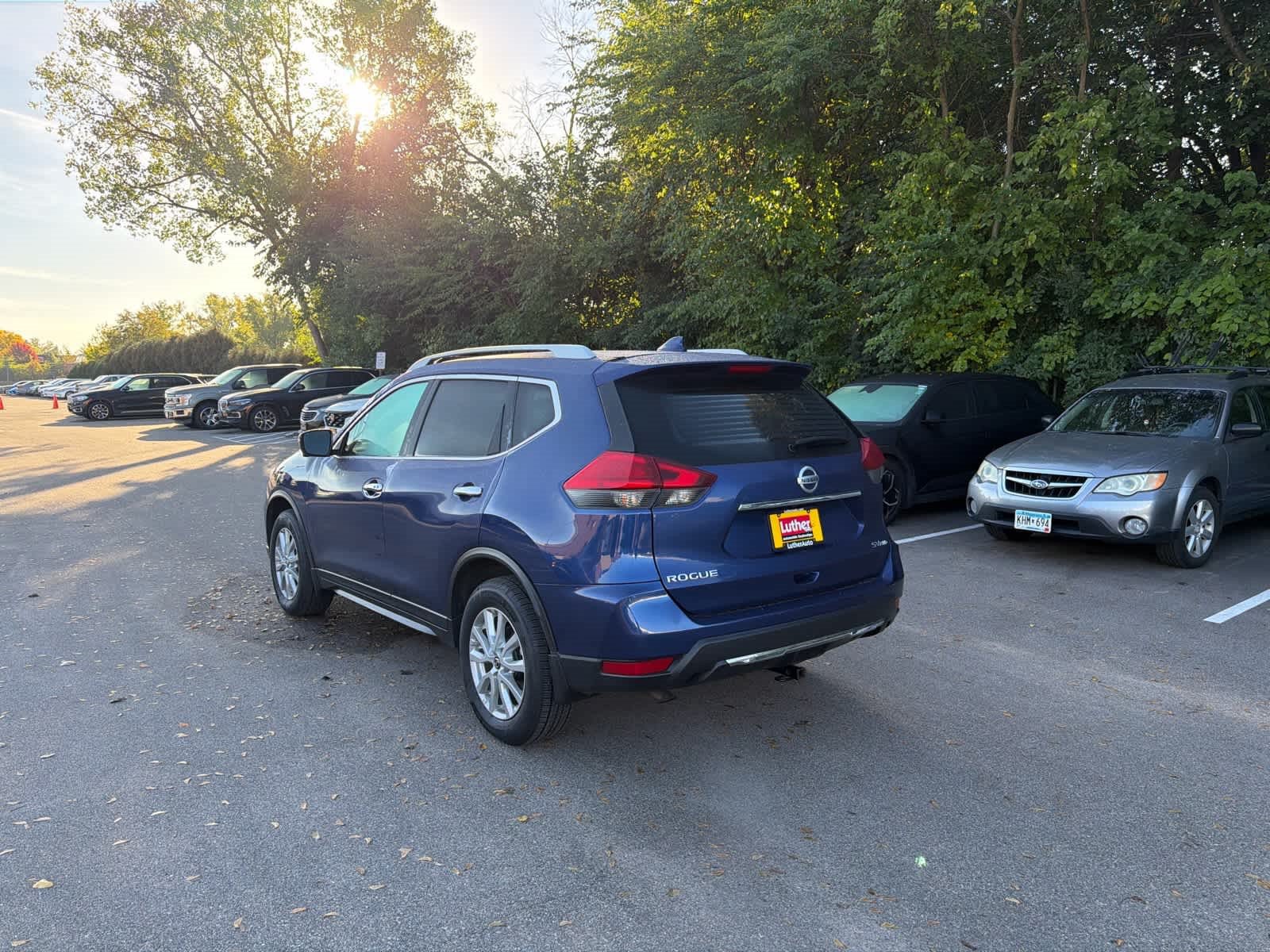 Used 2017 Nissan Rogue SV w/ Sun & Sound Touring Package AWD/4WD image 3
