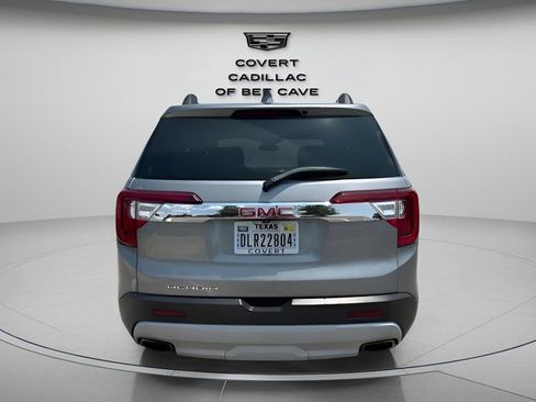 Used 2023 GMC Acadia SLT w/ Preferred Package image 8