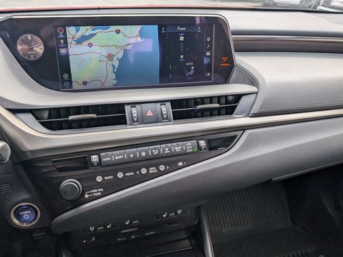 Used 2019 Lexus ES 300h w/ Premium Package image 26