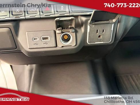 Used 2022 Chevrolet Silverado 1500 Custom AWD/4WD image 21