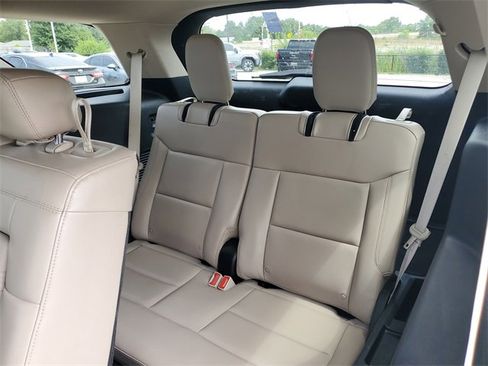 Used 2023 Ford Explorer XLT w/ Equipment Group 202A image 11