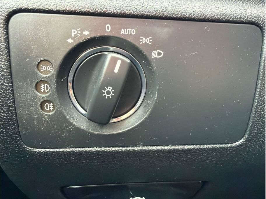 Used 2011 Mercedes-Benz R 350 BlueTEC 4MATIC image 24