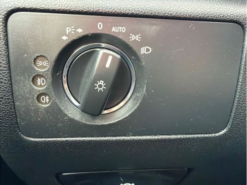 Used 2011 Mercedes-Benz R 350 BlueTEC 4MATIC image 24
