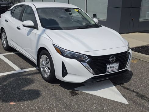 Used 2024 Nissan Sentra S FWD image 4