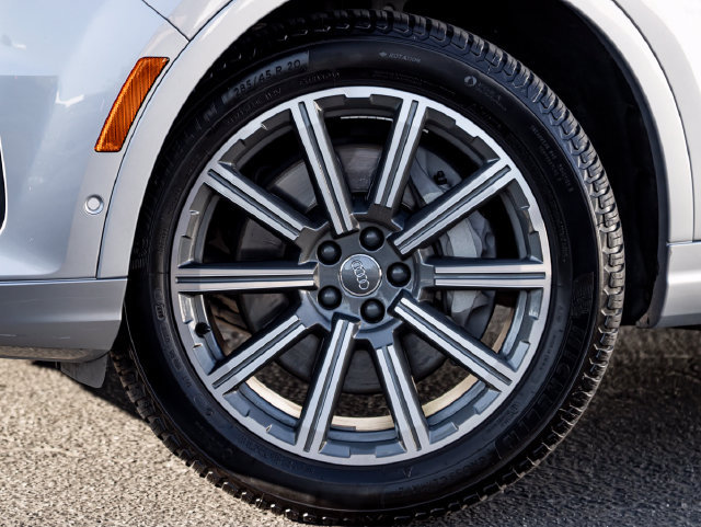 Used 2019 Audi Q7 3.0T Prestige AWD/4WD image 12