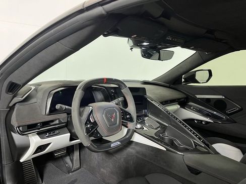 Used 2023 Chevrolet Corvette Z06 w/ Z07 Performance Package image 9
