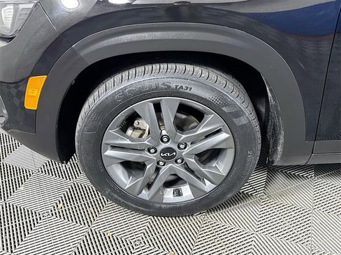 Used 2023 Kia Seltos S w/ Navigation Package image 29