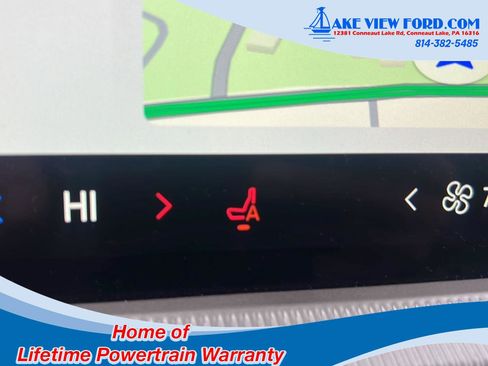 Used 2025 Ford Explorer Active AWD/4WD image 33