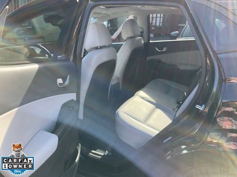Used 2023 Hyundai Kona Limited FWD image 28