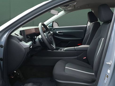 Used 2025 Hyundai Sonata SEL FWD image 16