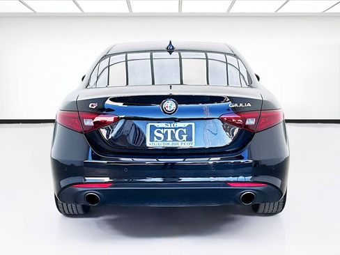 Used 2019 Alfa Romeo Giulia AWD image 5