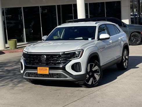 Used 2024 Volkswagen Atlas Cross Sport SE image 11