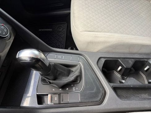 Used 2018 Volkswagen Tiguan S image 12