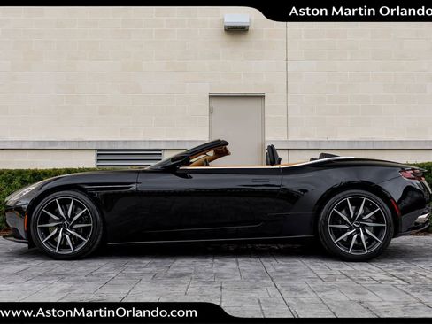 Used 2019 Aston Martin DB11 Volante image 35