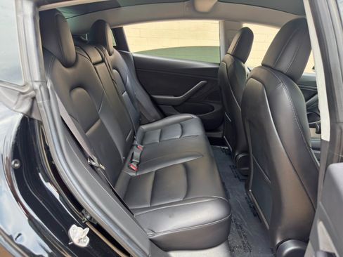 Used 2018 Tesla Model 3 Long Range RWD image 37