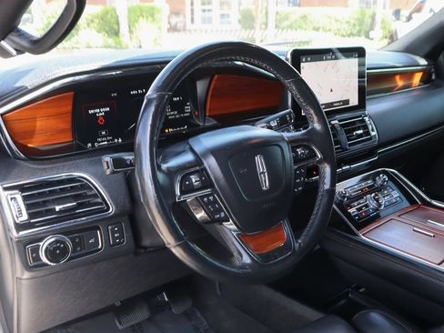 Used 2020 Lincoln Navigator Reserve w/ Equipment Group 208A Reserve AWD/4WD image 24