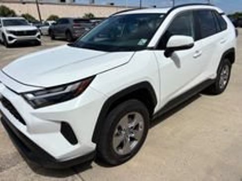 Used 2023 Toyota RAV4 XLE w/ Convenience Package FWD image 1