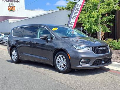 Certified 2023 Chrysler Pacifica Touring-L
