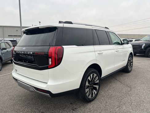 New 2026 Ford Expedition Platinum w/ Driver's Package image 5